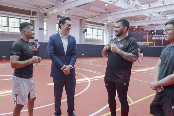UFC亚太区掌门：让更多中国力量走向世界凯发K8旗舰厅AG客服上海滩上“洋掌柜”(图2)